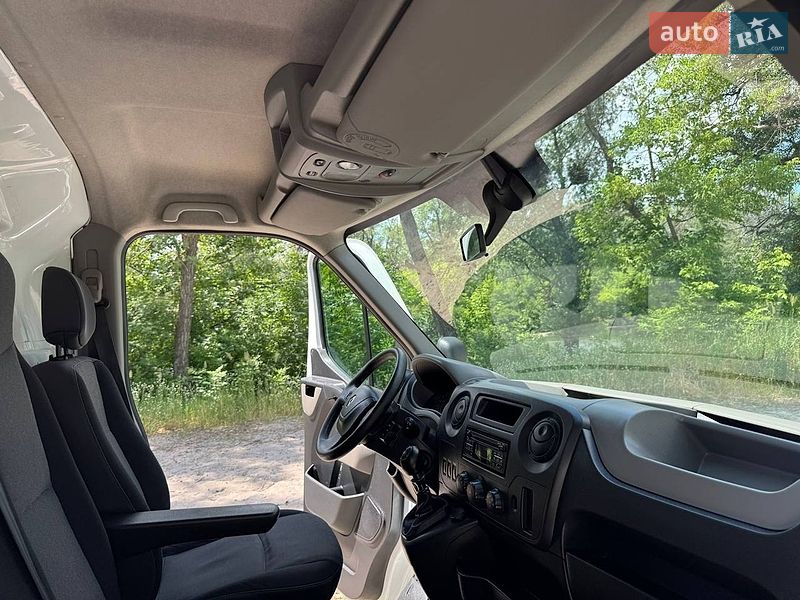 Грузовой фургон Renault Master 2015 в Полтаве