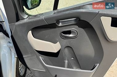 Грузовой фургон Renault Master 2015 в Полтаве