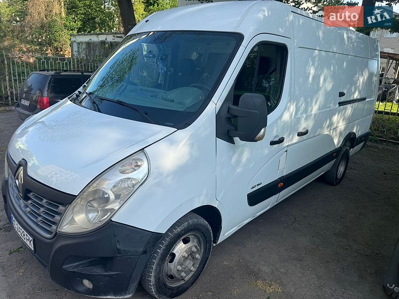 Грузовой фургон Renault Master 2013 в Львове