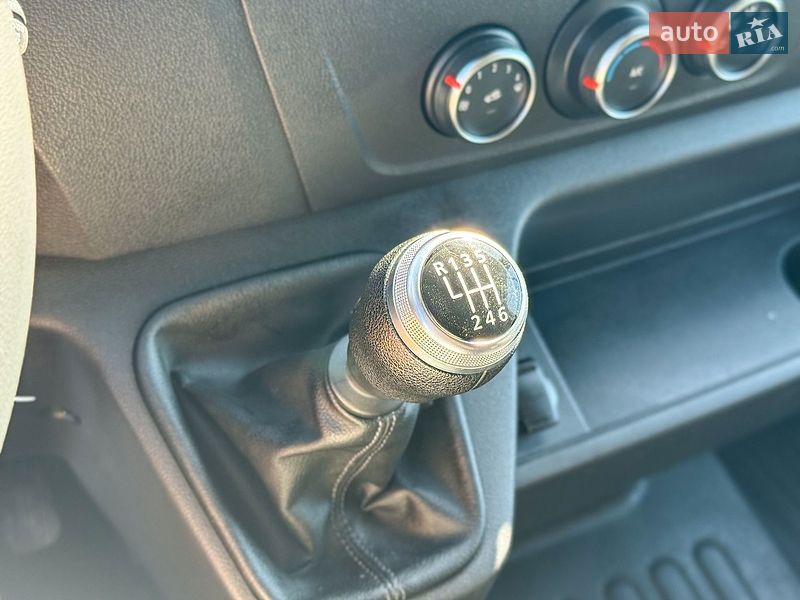 Вантажний фургон Renault Master 2021 в Рівному