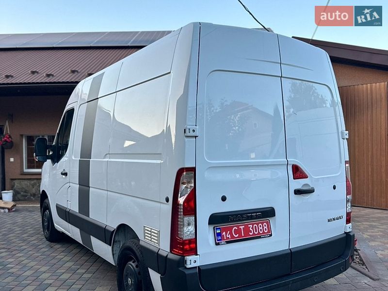 Вантажний фургон Renault Master 2022 в Калуші