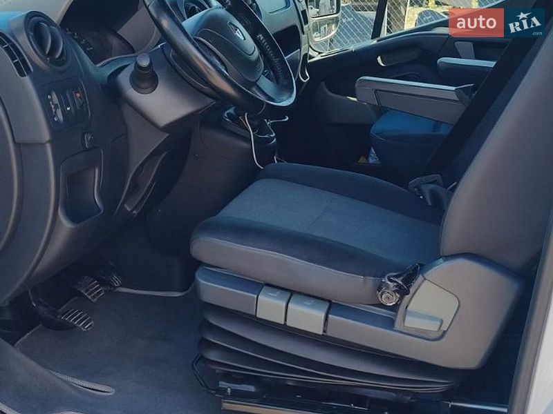 Автовоз Renault Master 2017 в Кам'янець-Подільському