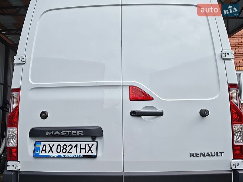 Вантажний фургон Renault Master 2014 в Зміїві