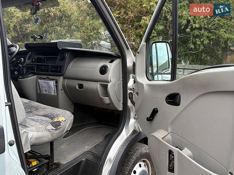 Грузовой фургон Renault Master 2006 в Рава-Русской