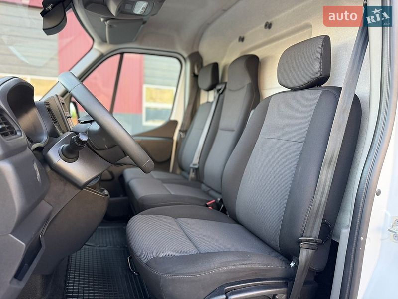 Вантажний фургон Renault Master 2023 в Дубні