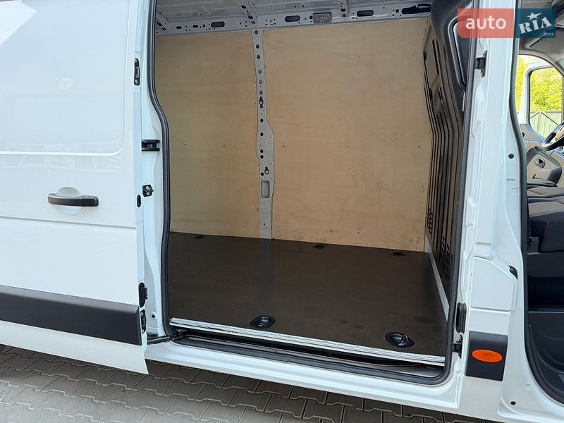 Вантажний фургон Renault Master 2023 в Дубні