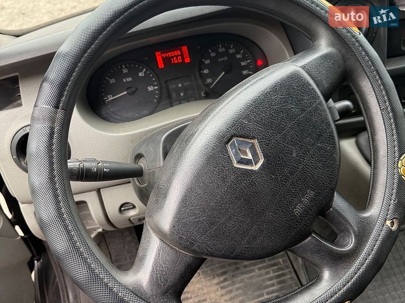 Минивэн Renault Master 2005 в Жовкве
