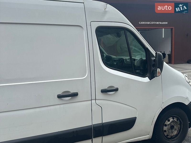 Рефрижератор Renault Master 2012 в Кореці
