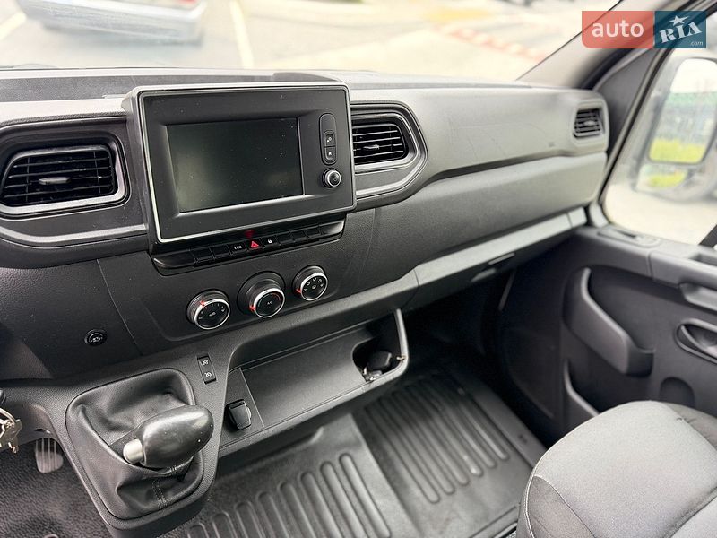 Вантажний фургон Renault Master 2020 в Городку