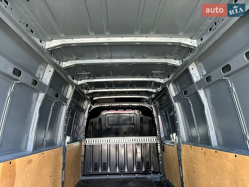 Грузовой фургон Renault Master 2022 в Хусте
