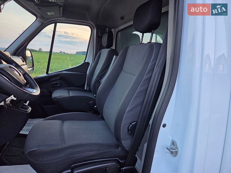 Грузовой фургон Renault Master 2022 в Дубно