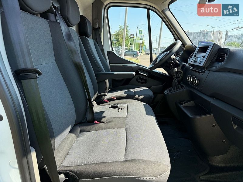 Вантажний фургон Renault Master 2023 в Одесі