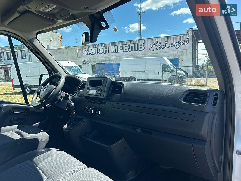 Грузовой фургон Renault Master 2024 в Стрые
