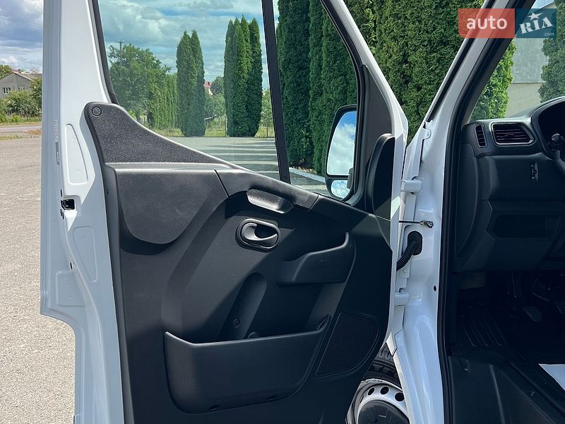Вантажний фургон Renault Master 2023 в Дубні