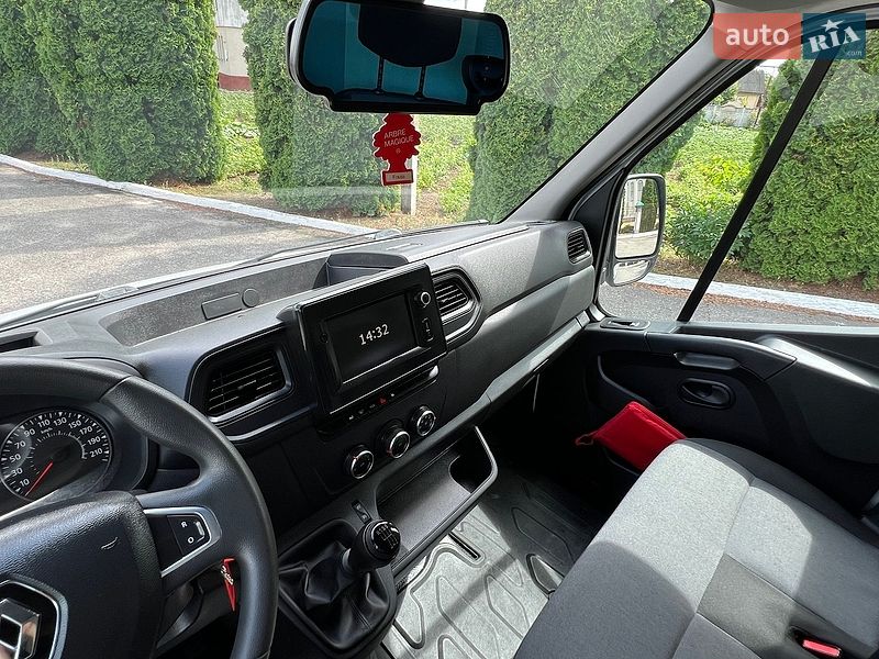 Вантажний фургон Renault Master 2023 в Дубні