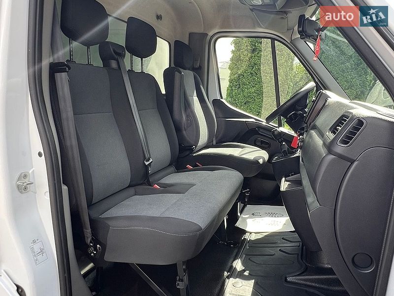 Вантажний фургон Renault Master 2023 в Дубні