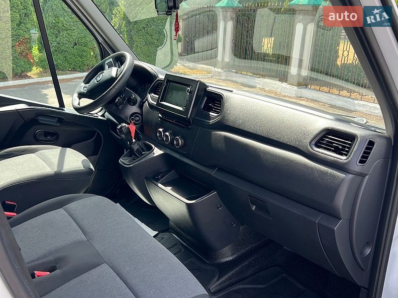 Грузовой фургон Renault Master 2023 в Дубно