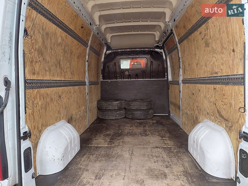 Грузовой фургон Renault Master 2015 в Ивано-Франковске