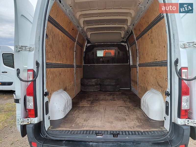 Грузовой фургон Renault Master 2015 в Ивано-Франковске