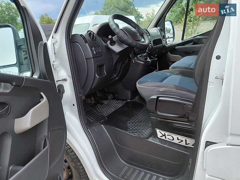 Грузовой фургон Renault Master 2015 в Ивано-Франковске
