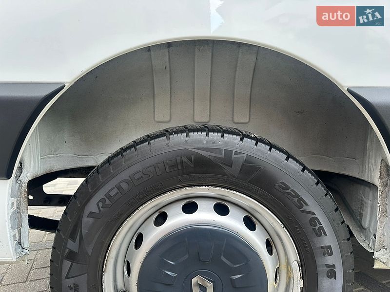 Грузовой фургон Renault Master 2015 в Ровно