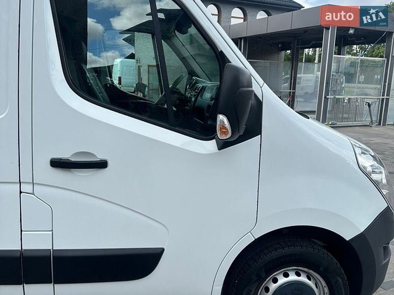 Грузовой фургон Renault Master 2015 в Ровно