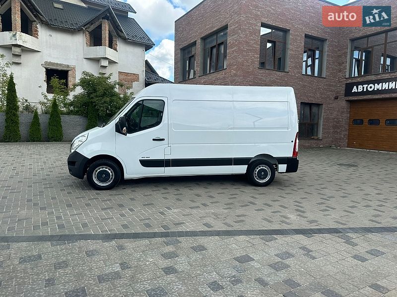 Грузовой фургон Renault Master 2015 в Ровно
