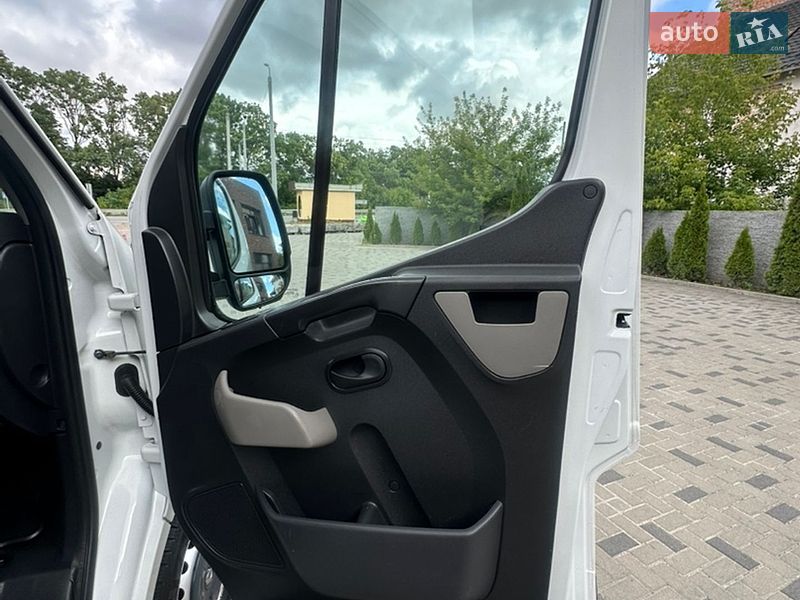 Грузовой фургон Renault Master 2015 в Ровно