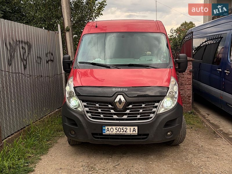 Вантажопасажирський фургон Renault Master 2015 в Рахові