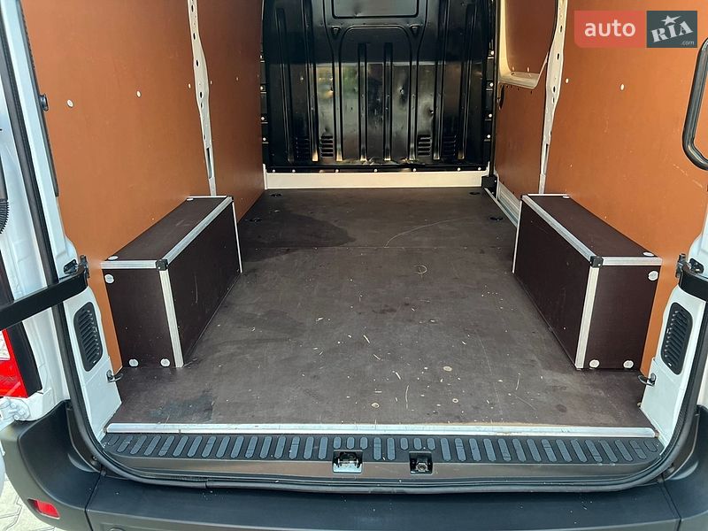 Вантажний фургон Renault Master 2022 в Дубні