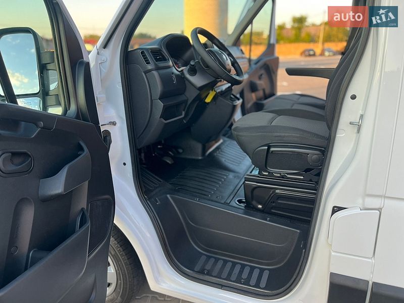 Вантажний фургон Renault Master 2022 в Дубні