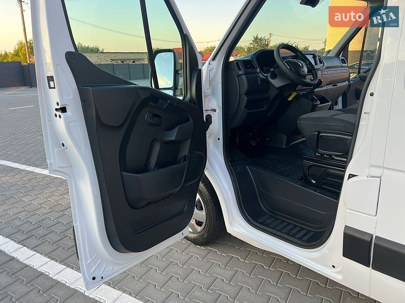 Вантажний фургон Renault Master 2022 в Дубні