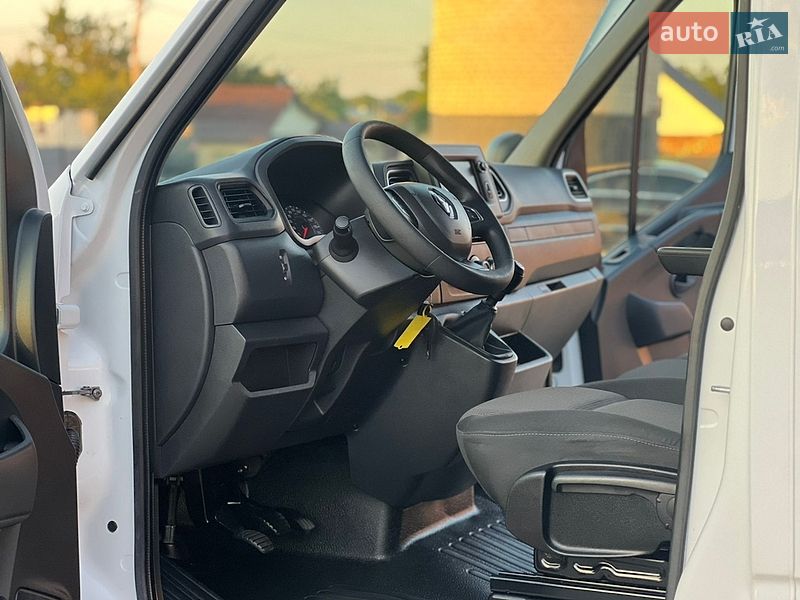Вантажний фургон Renault Master 2022 в Дубні