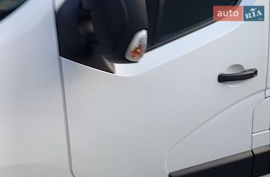 Вантажний фургон Renault Master 2017 в Львові