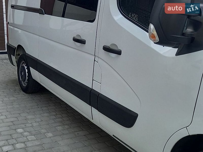Вантажний фургон Renault Master 2017 в Львові