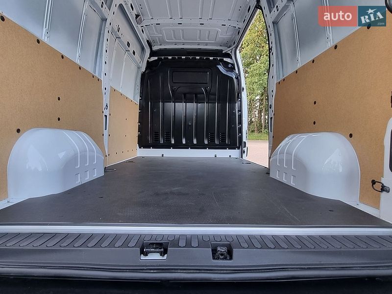 Вантажний фургон Renault Master 2021 в Житомирі