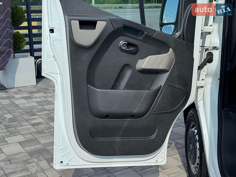 Мінівен Renault Master 2017 в Рівному фото 13 Мінівен Renault Master 2017 в Рівному