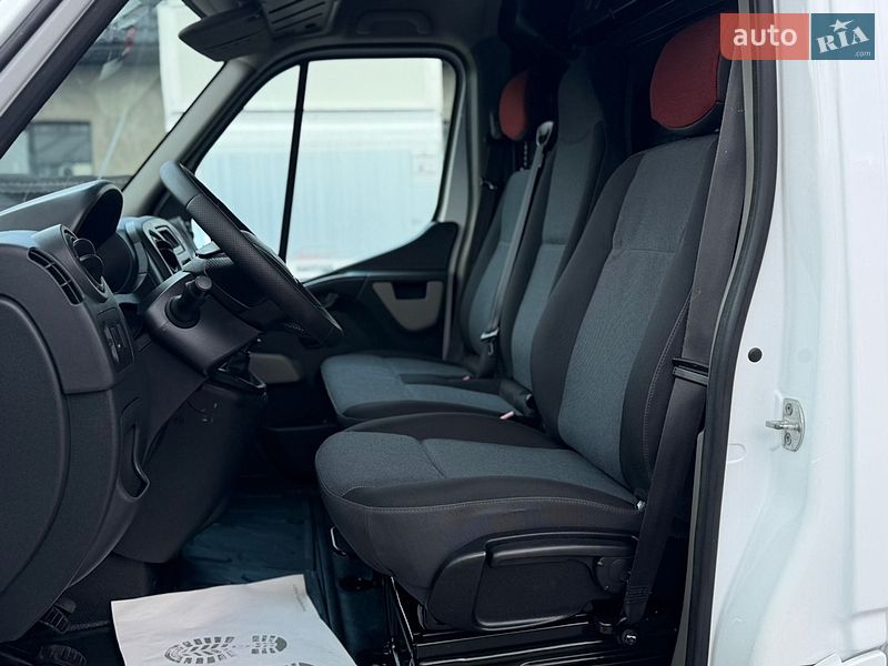 Вантажний фургон Renault Master 2018 в Дубні