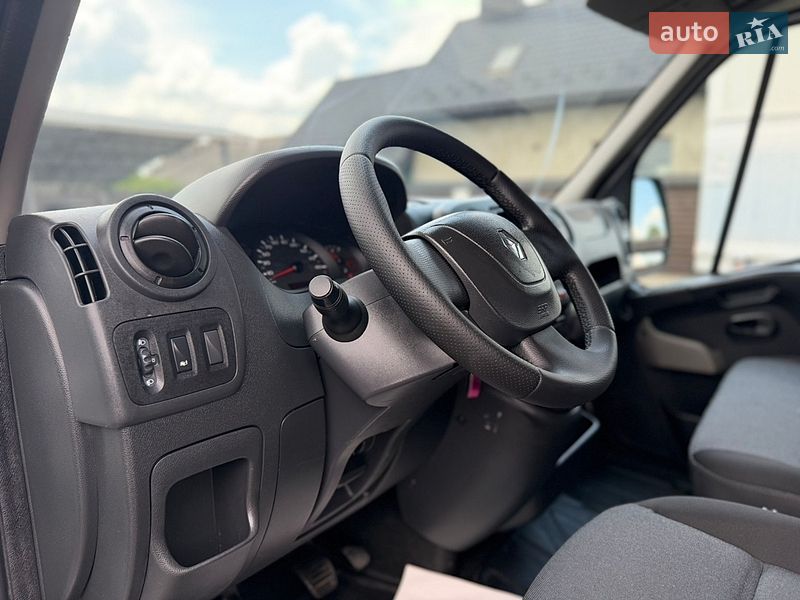 Вантажний фургон Renault Master 2018 в Дубні
