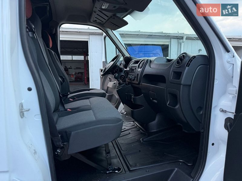 Вантажний фургон Renault Master 2018 в Дубні