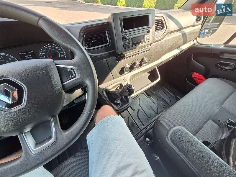 Грузовой фургон Renault Master 2022 в Дубно