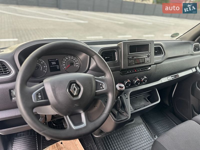Грузовой фургон Renault Master 2022 в Дубно