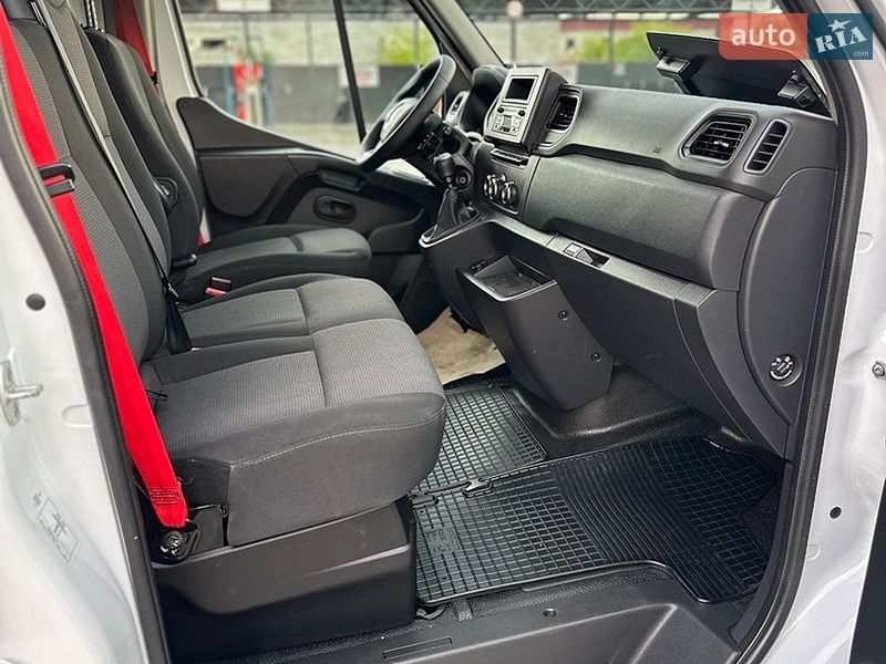 Грузовой фургон Renault Master 2022 в Дубно