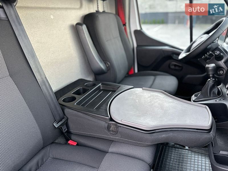 Грузовой фургон Renault Master 2022 в Дубно