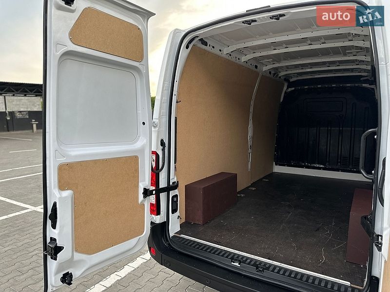 Грузовой фургон Renault Master 2022 в Дубно