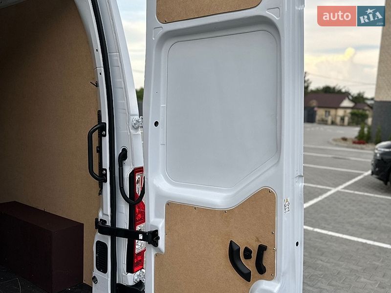 Грузовой фургон Renault Master 2022 в Дубно