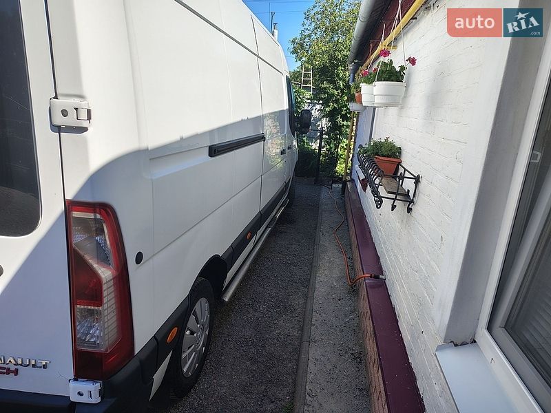 Грузовой фургон Renault Master 2015 в Лубнах