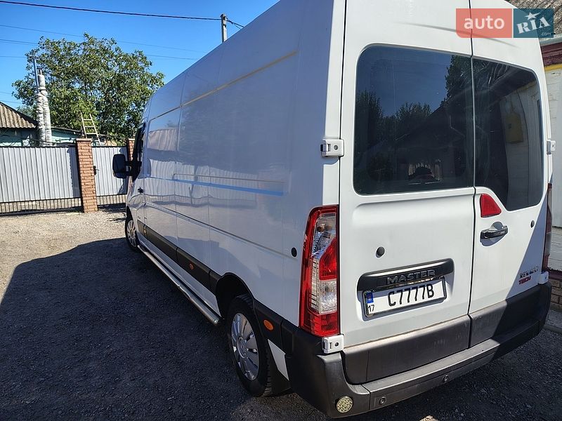 Грузовой фургон Renault Master 2015 в Лубнах