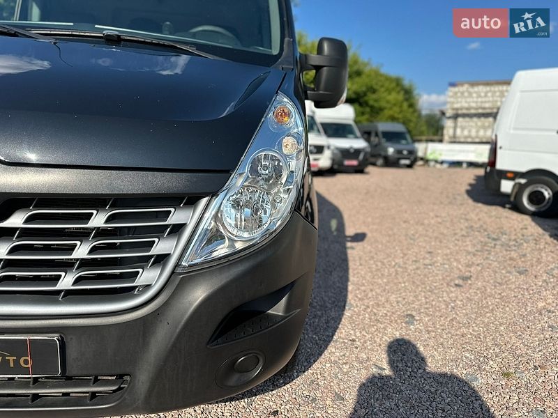 Вантажний фургон Renault Master 2018 в Рівному