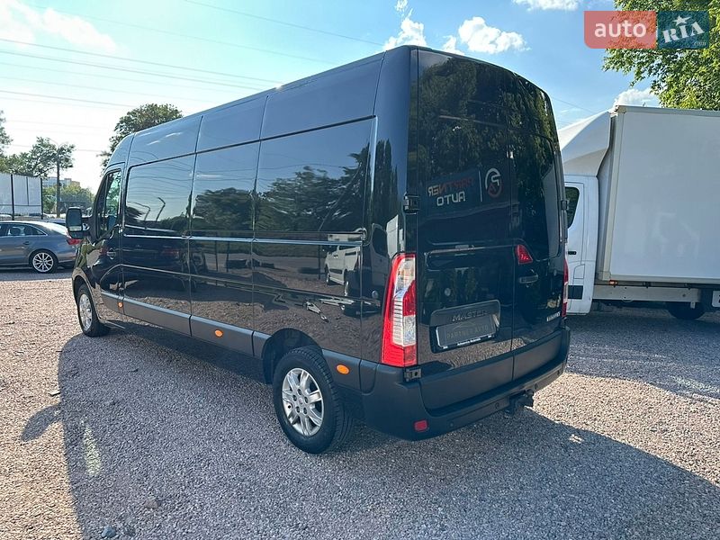 Вантажний фургон Renault Master 2018 в Рівному